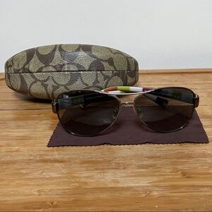 GUC. Coach Women's Aviator Sunglasses in Brown and Black with Signature Case